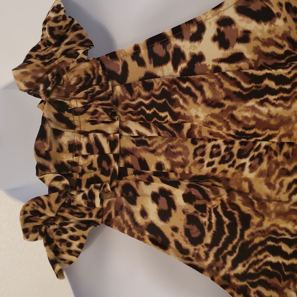 Karen Kane sleeveless blouse size S.  Animal leopard print. New with tags - Picture 4 of 7
